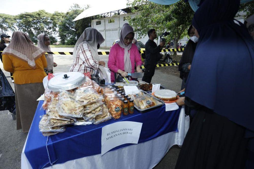 Pelibatan pelaku UMKM dalam program Safari Ramadan BUMN 2023. (dok. IDSurvey)