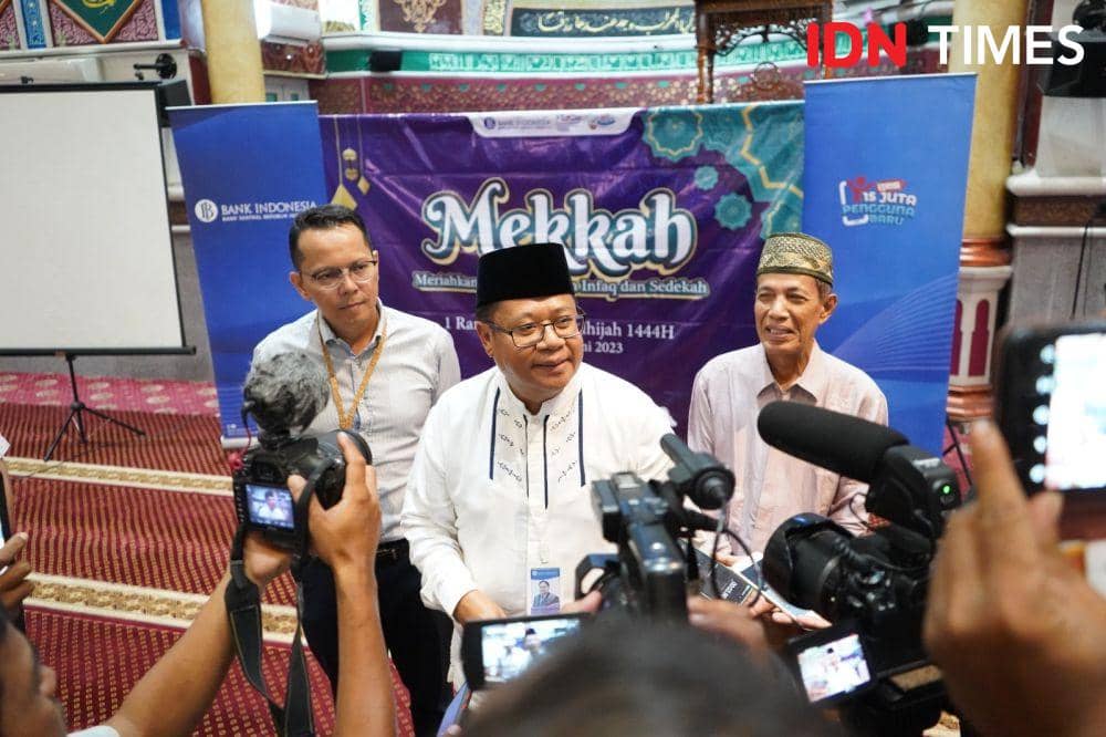 Kepala KPw BI Provinsi Aceh, Rony Widijarto P (peci hitam). (Dokumentasi Bank Indonesia untuk IDN Times)