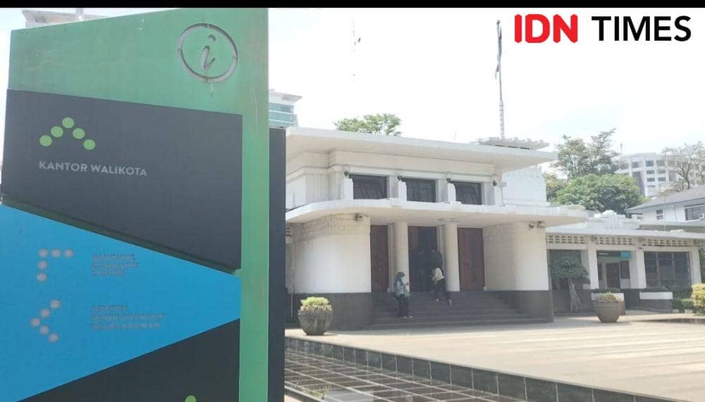 Petugas KPK Kembali Geledah Kantor Wali Kota Bandung