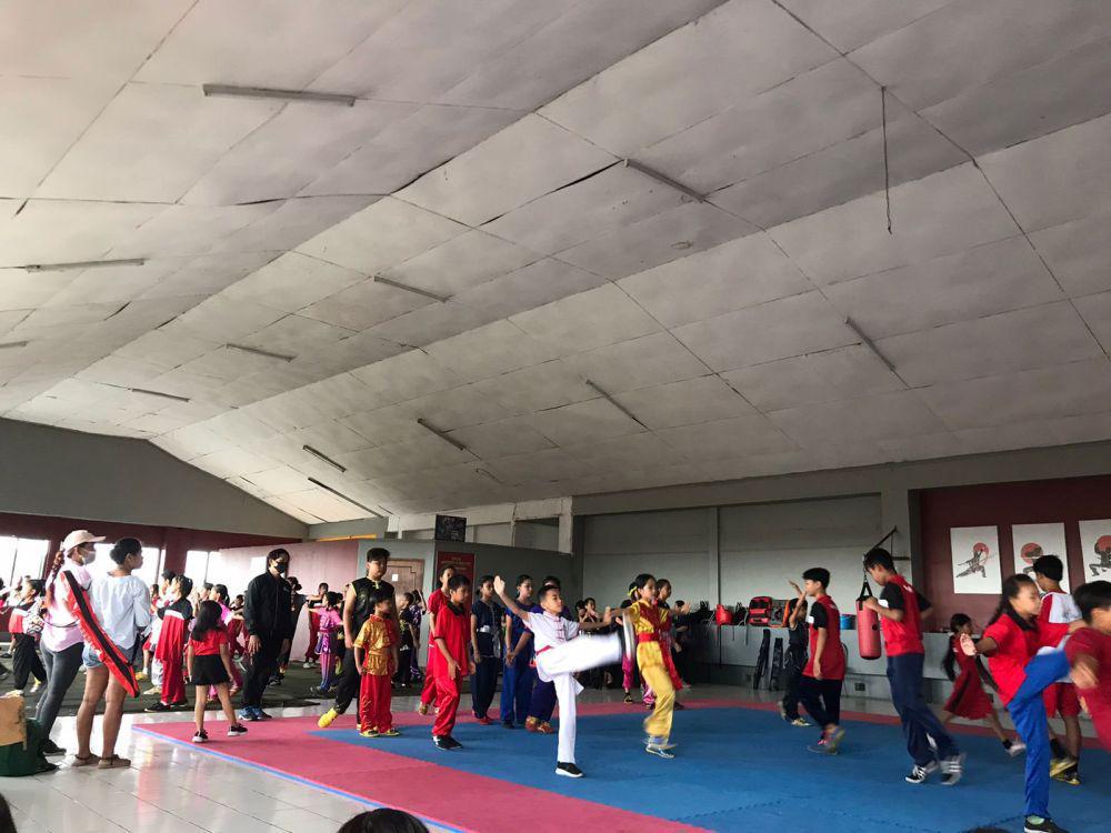 Atlet wushu saat sedang melakukan pemanasan. (dok. pribadi/Ari Budiadnyana)