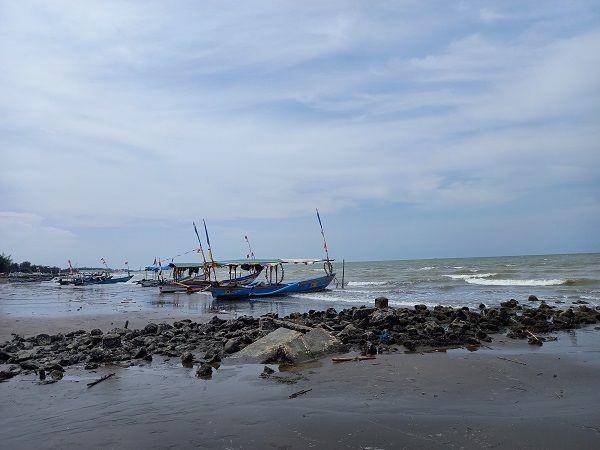 Pantai Widuri (google.com/maps/Heru Nhu)