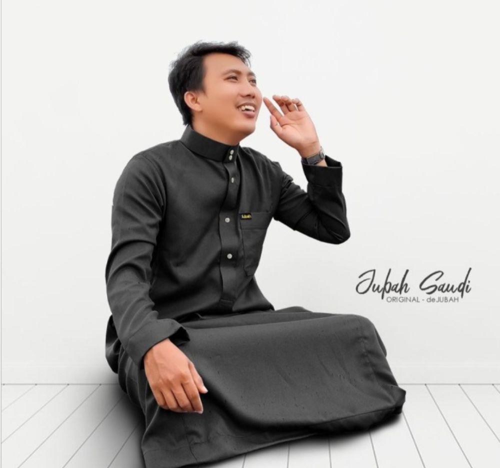 Jubah Saudi (tokopedia.com/katakurishop7)