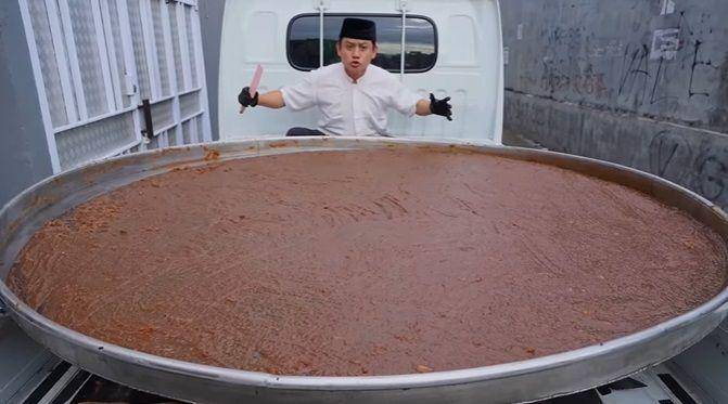 potret Bobon Santoso masak besar untuk buka puasa (youtube.com/Bobon Santoso)