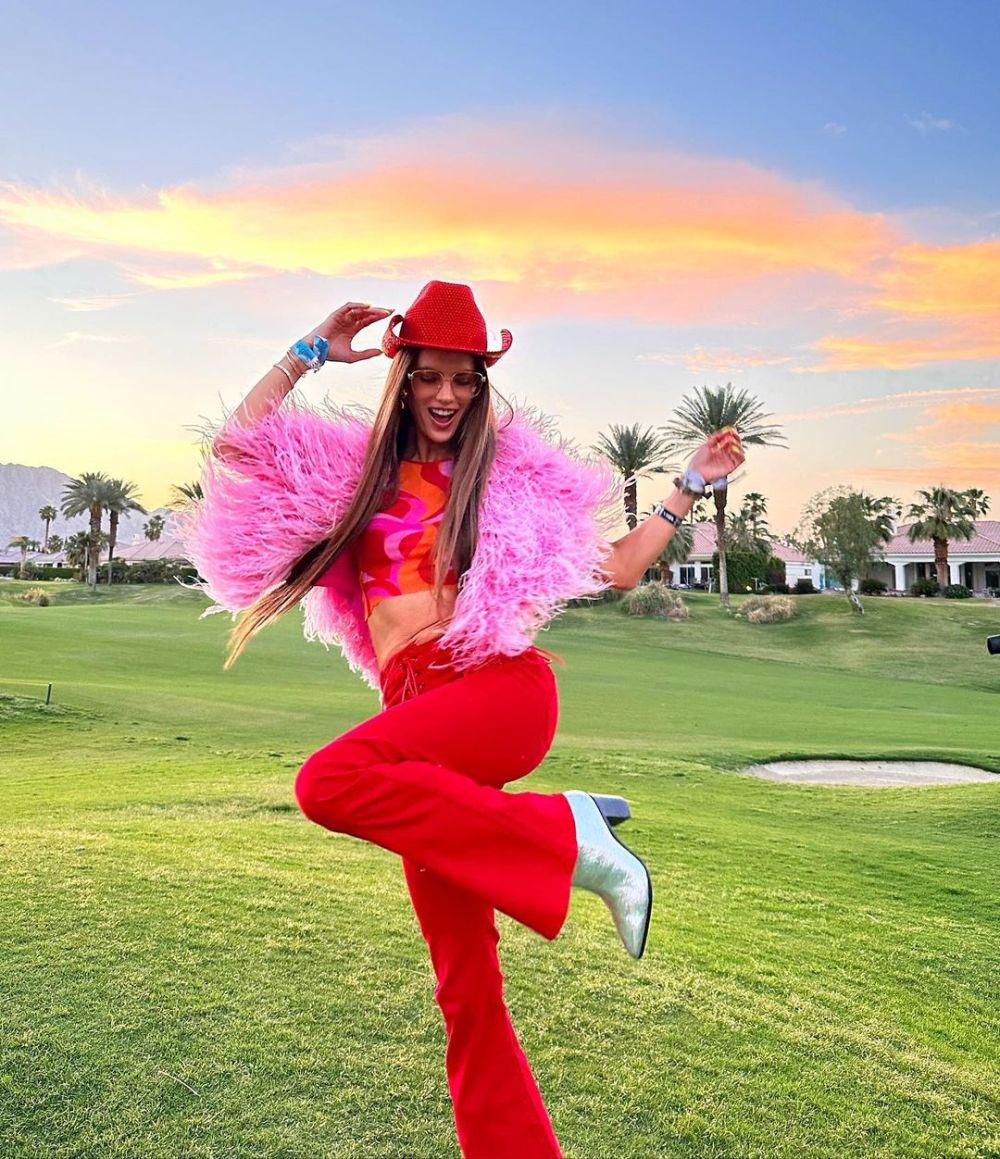 potret Alessandra Ambrosio nonton Coachella (instagram.com/alessandraambrosio)