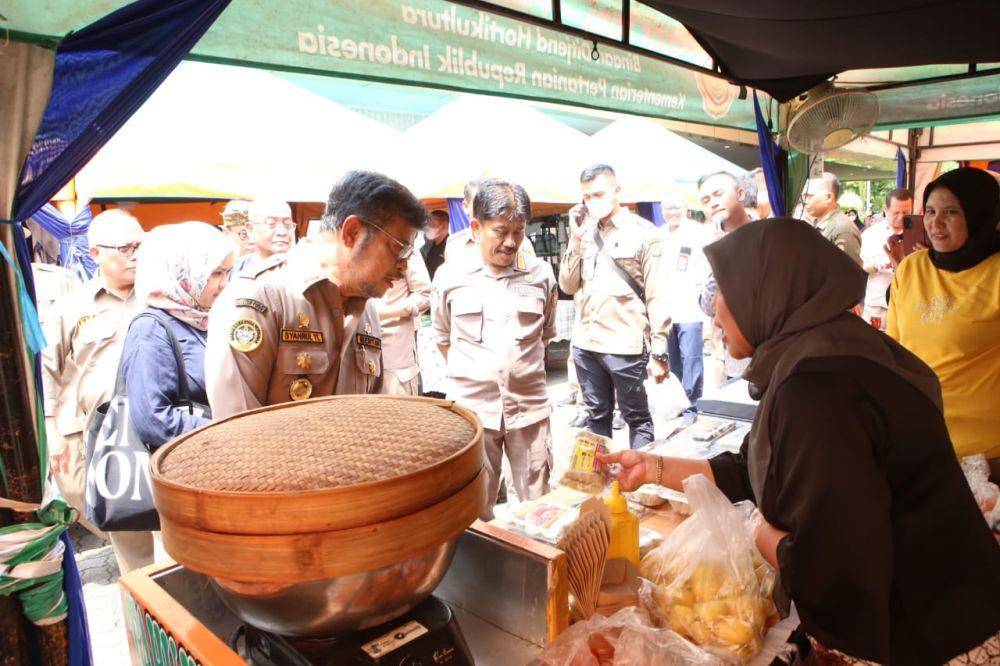 Bazar ini dilaksanakan Kementan guna menyiapkan berbagai komoditas pangan berkualitas dengan harga murah. (Dok. Kementan)