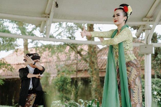 Tari Cikeruhan Sunda (instagram.com/deri_ardi)