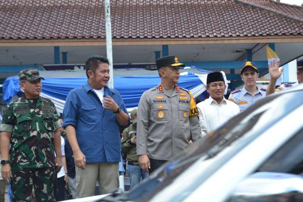 Gubernur Sumsel Herman Deru melepas pemudik kembali ke kampung halaman (Dok: Polda Sumsel)