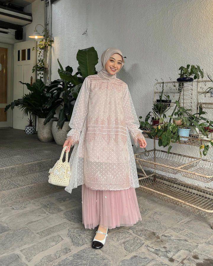OOTD Hijab dengan Rok Tutu (instagram.com/meiraniap)