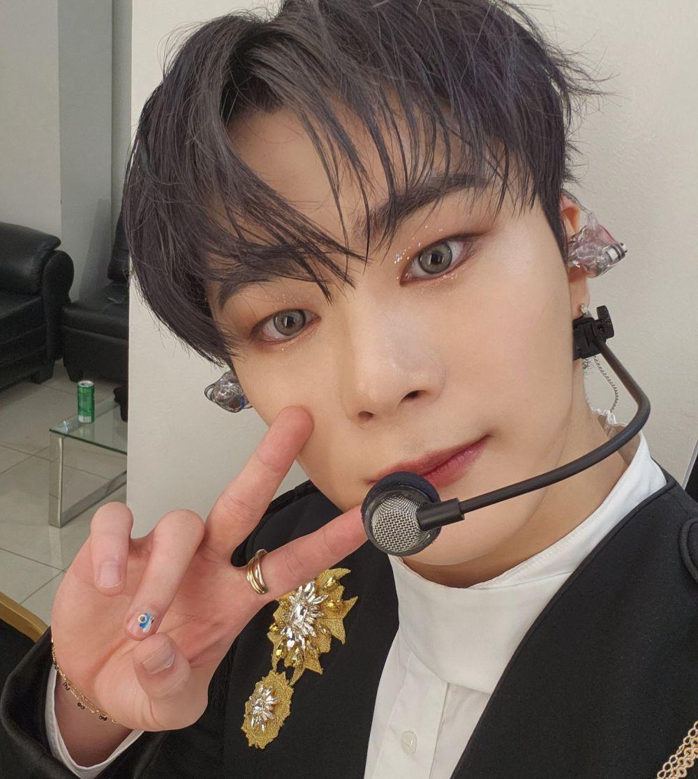 Twitter/offclASTRO