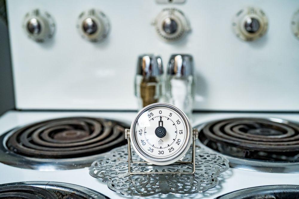 ilustrasi timer di dapur (pexels.com/Jessica Lewis Creative)