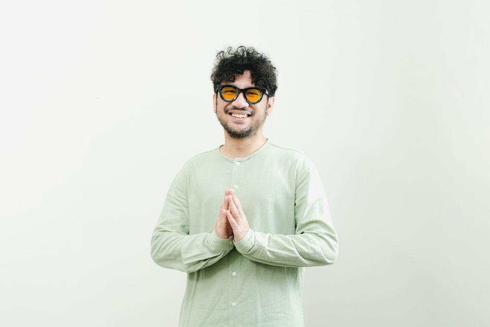 6 Ucapan Lebaran di WhatsApp ala Artis sampai Musisi