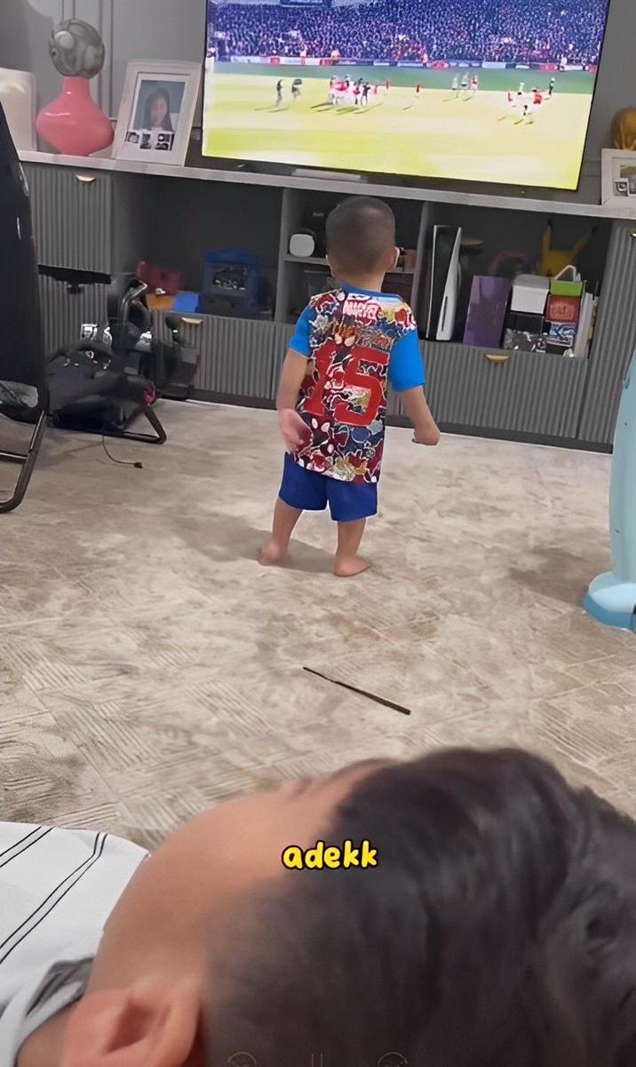 potret Rayyanza kangen dan cari Rafathar (instagram.com/rayyanzamalikahmadd_)