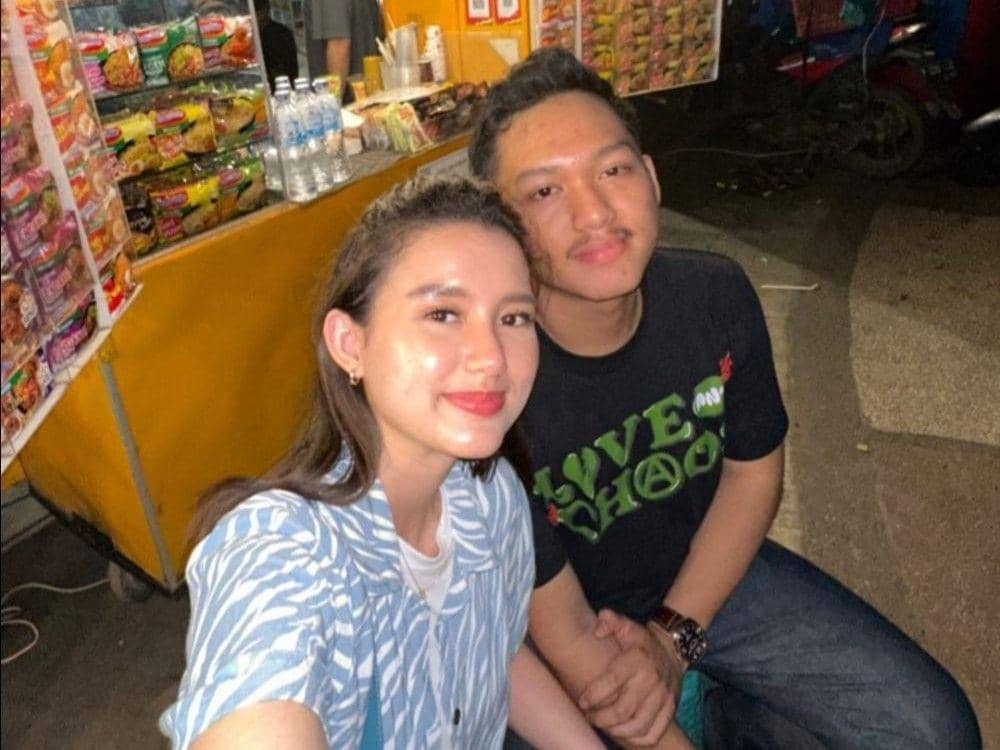 10 Potret Sarah Menzel Ikut Azriel Hermansyah Mudik ke Jember