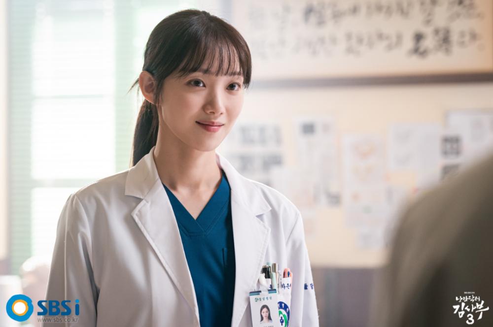 potret Lee Sung Kyung di drakor Dr. Romantic Season 3 (dok.SBS/Dr. Romantic Season 3)