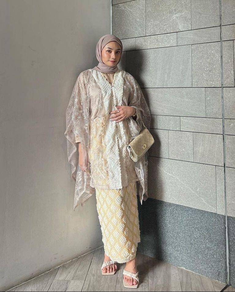 OOTD halal bihalal (instagram.com/adyaasyra)