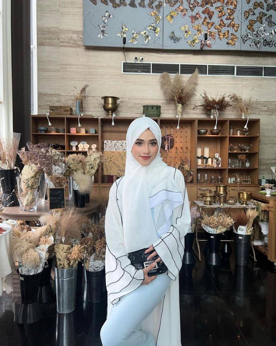 Potret Gaya Hijab Shireen Al Athrus (instagram.com/shireeenz)