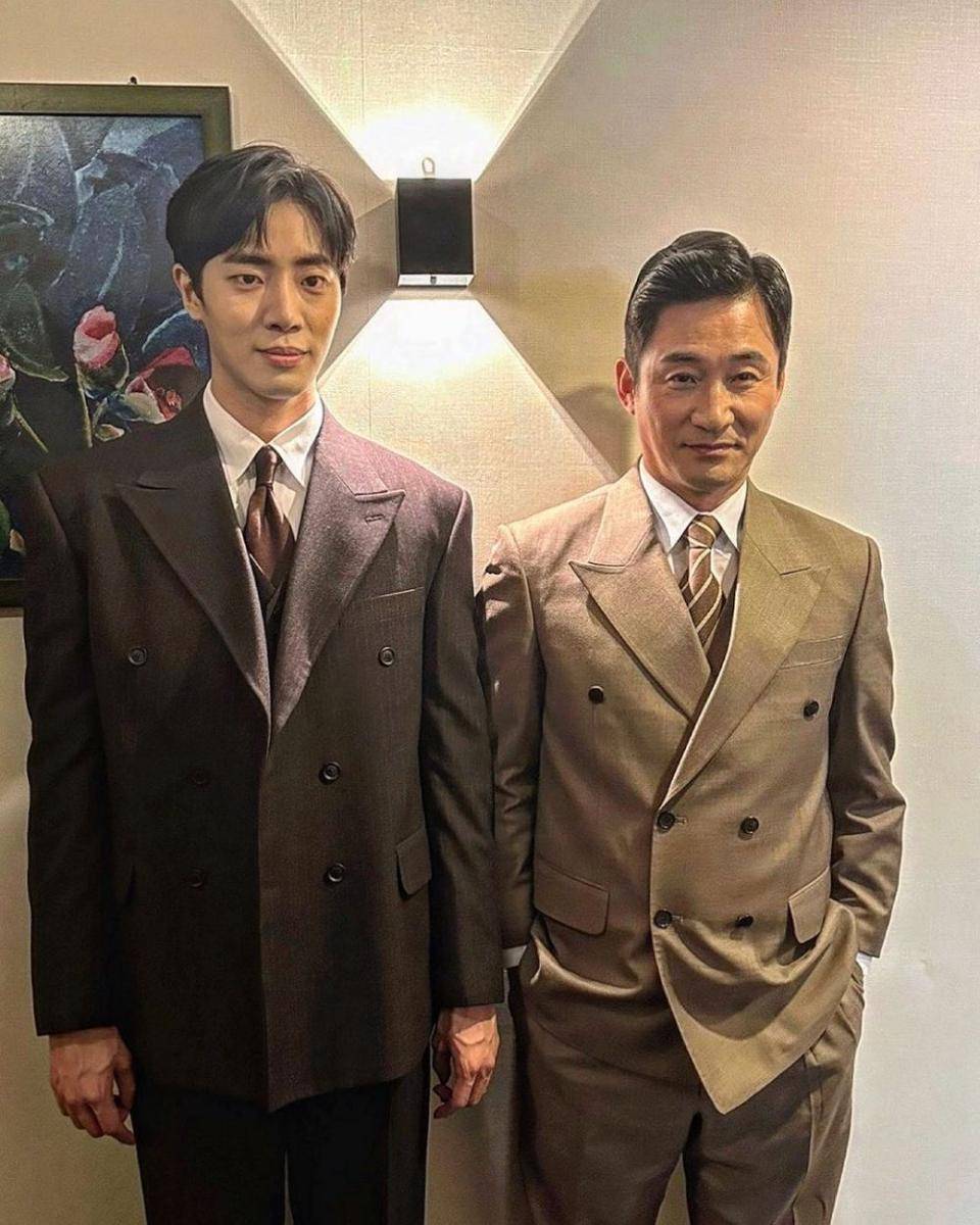 Choi Cheol Woong (Choo Yeong Woo) dan Hwang Choong Sung (Jeon Noh Min) di drakor Oasis (instagram.com/nomini_0828))