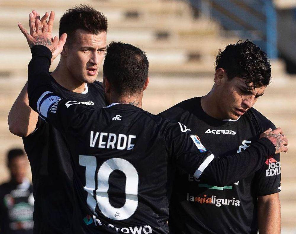 Pemain Spezia Calcio saat merayakan gol. (instagram.com/acspezia)