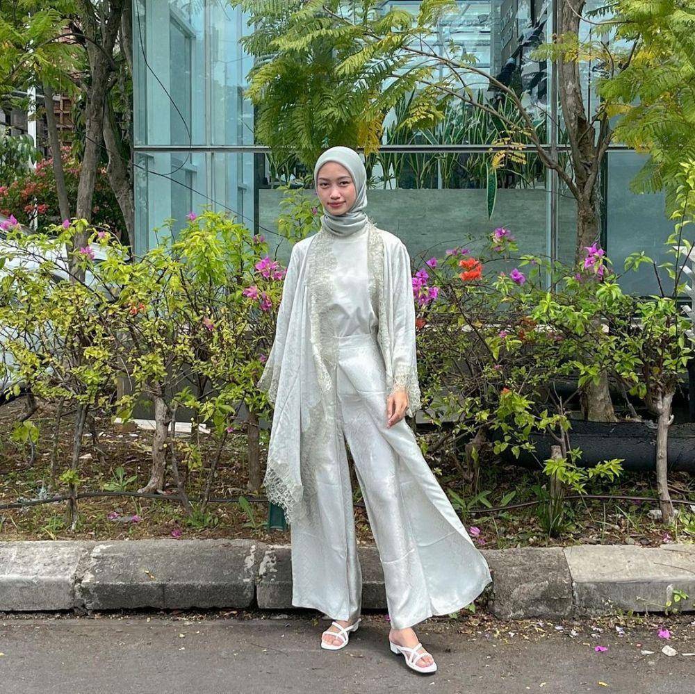 OOTD halal bihalal (instagram.com/kanazhra)