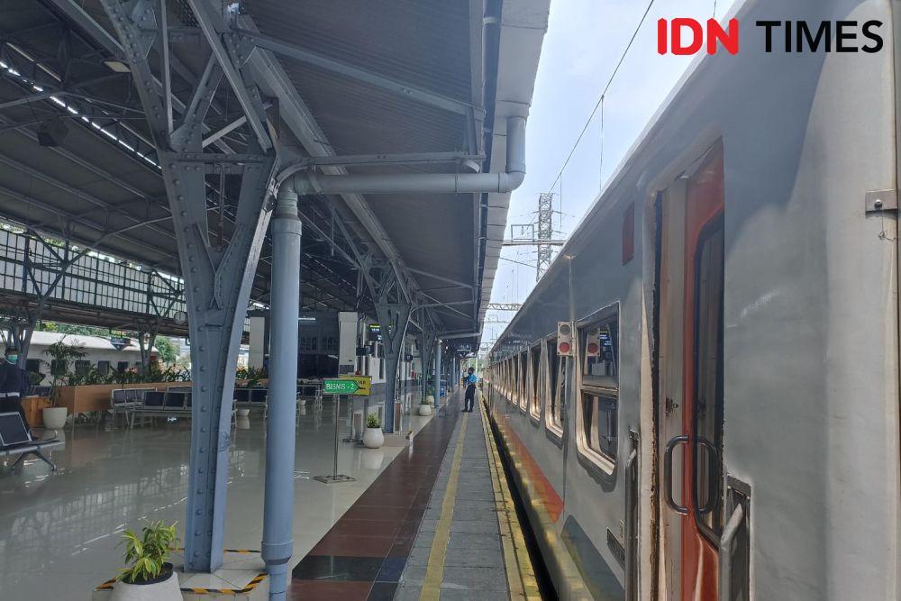 H+2 Lebaran, Stasiun Gambir dan Pasar Senen Masih Dipadati Pemudik