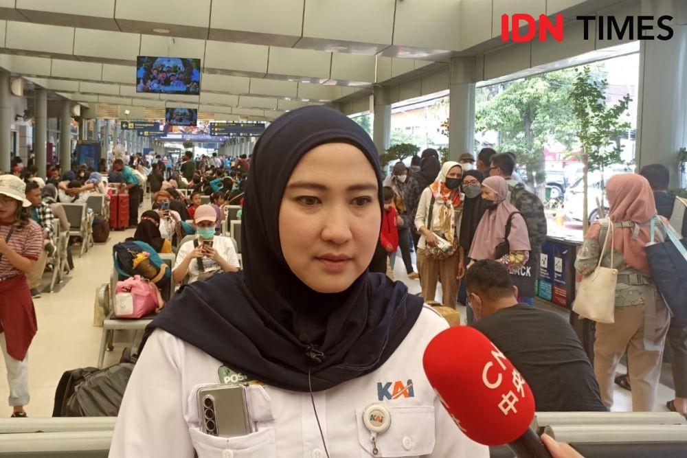 Kepala Humas (Kahumas) Daop 1 Jakarta Eva Chairunisa di Stasiun Pasar Senen. (IDN Times/Lia Hutasoit)