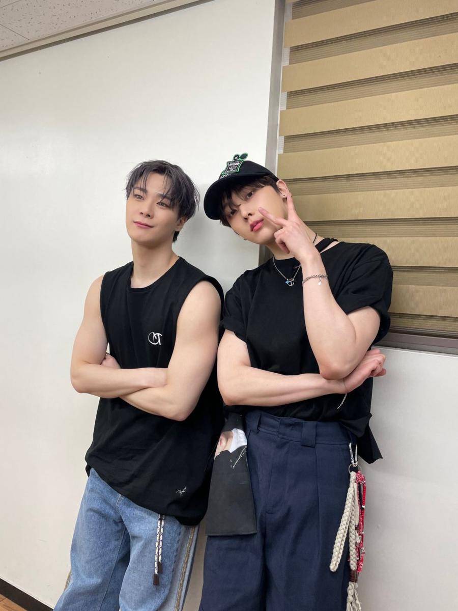 Moonbin dan Sanha ASTRO (twitter.com/offclASTRO)