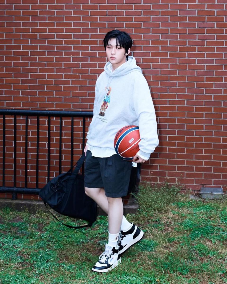 Junhyeok TNX (instagram.com/official.tnx)