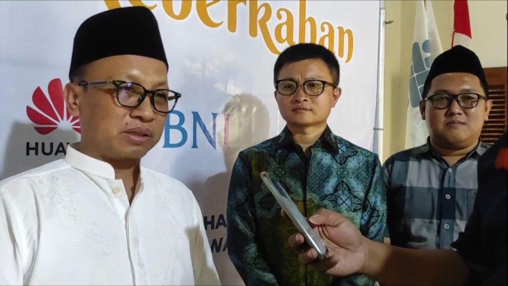 Sekjen Kemnaker, Anwar Sanusi, saat memberikan sambutan di Yayasan H. Abdul Kariem, Rabu (19/4). (Dok. Kemnaker)