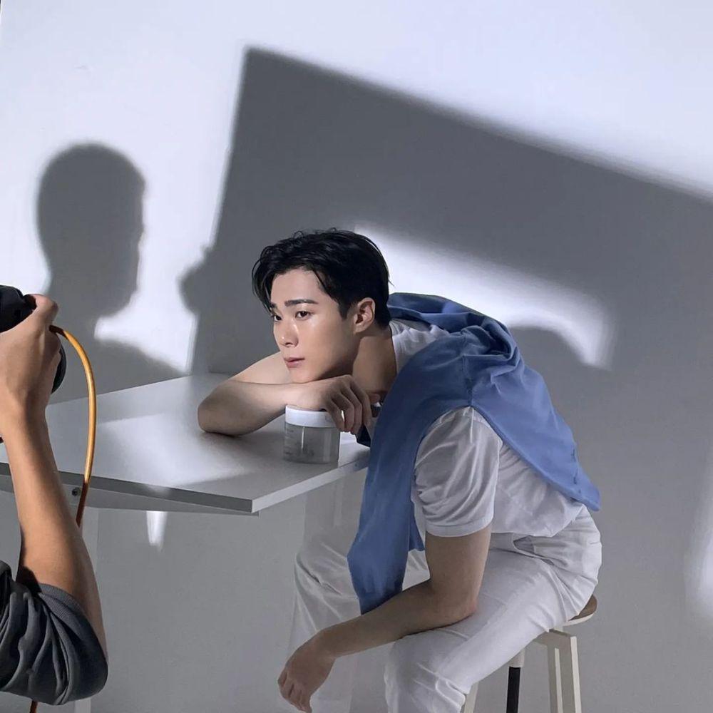 Moonbin ASTRO (instagram.com/moon_ko_ng)