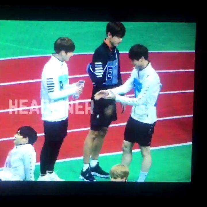 Jungkook, Seungjun, dan Moonbin (twitter.com/headlinerJK)