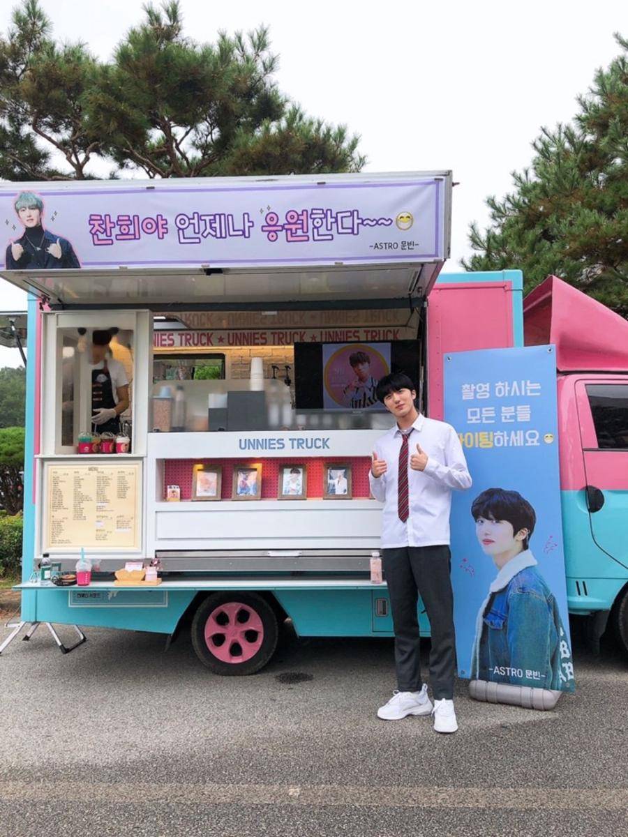 Chani dan coffee truck dari Moonbin (twitter.com/SF9official)