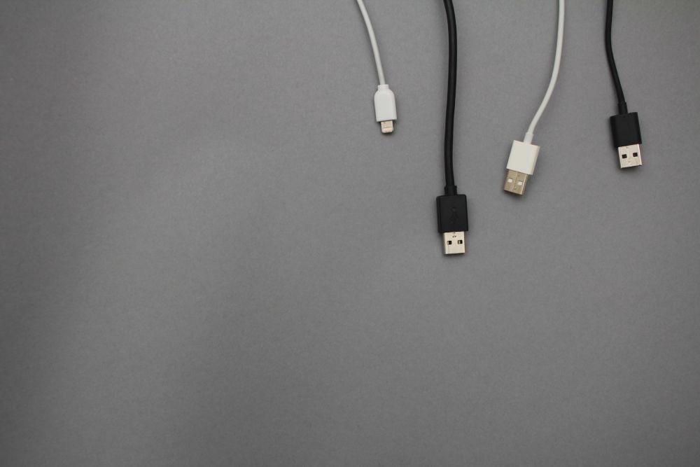 Mengisi Baterai HP di Bandara Bisa Jadi 'Jalan Masuk' Malware
