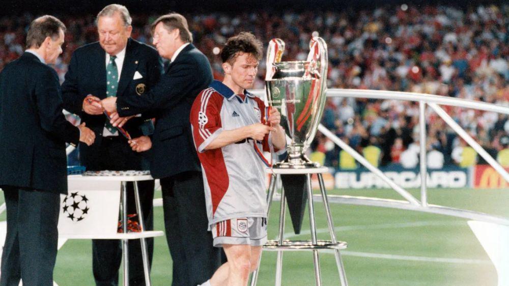 Bayern Munich kalah dari Manchester United di final Liga Champions 1998/1999. (bundesliga.com)