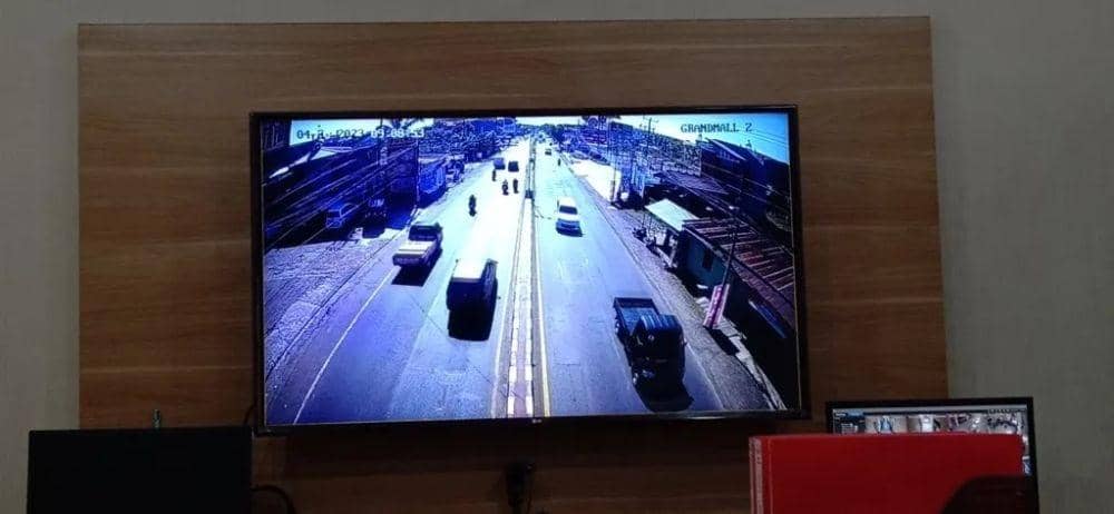 Pantauan arus lalu lintas di jalan poros Makassar-Maros, Kamis (20/4/2023). (Dok. Polres Maros)