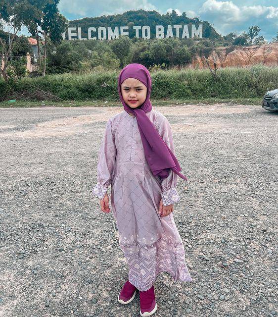 OOTD Maryam (instagram.com/okisetianadewi)