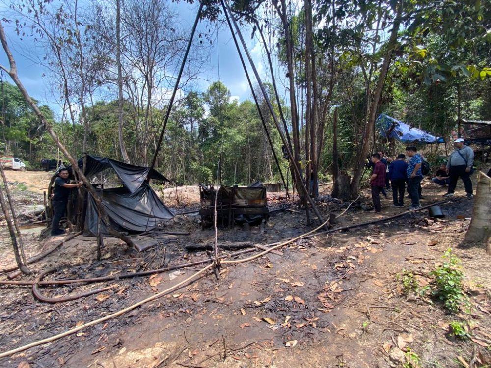 Tempat pengeboran sumur minyak ilegal di Kecamatan Keluang Musi Banyuasin (Muba). (Dok: Polda Sumsel)