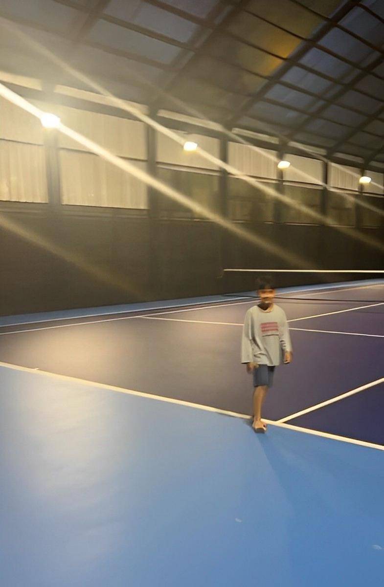 potret lapangan tenis pribadi Raffi Ahmad yang baru jadi (instagram.com/raffinagita1717)