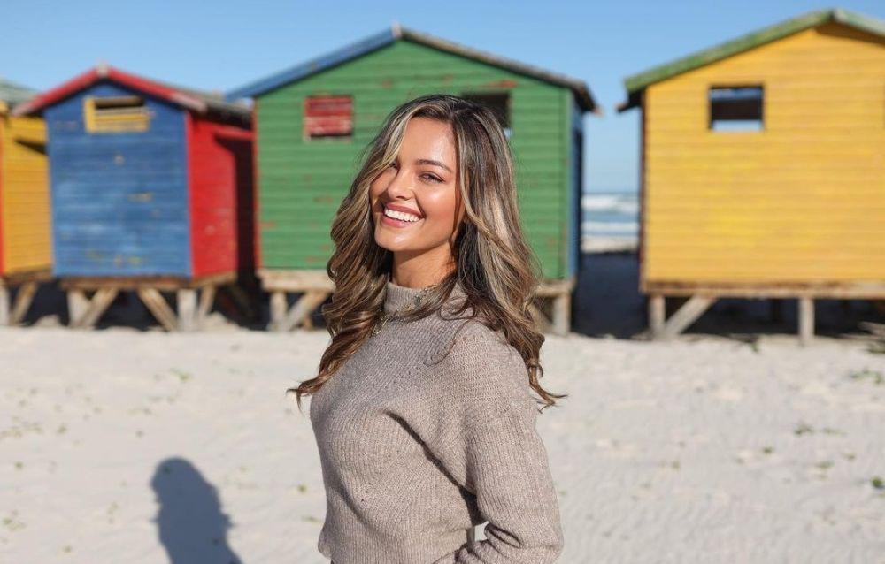 9 Potret Terkini Demi Leigh Miss Universe 2017 yang Kian Charming