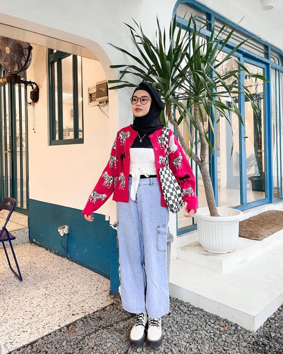 Refina Habilia M. (instagram.com/refinahm)