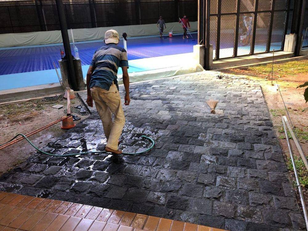 potret lapangan tenis pribadi Raffi Ahmad yang baru jadi (instagram.com/raffinagita1717)