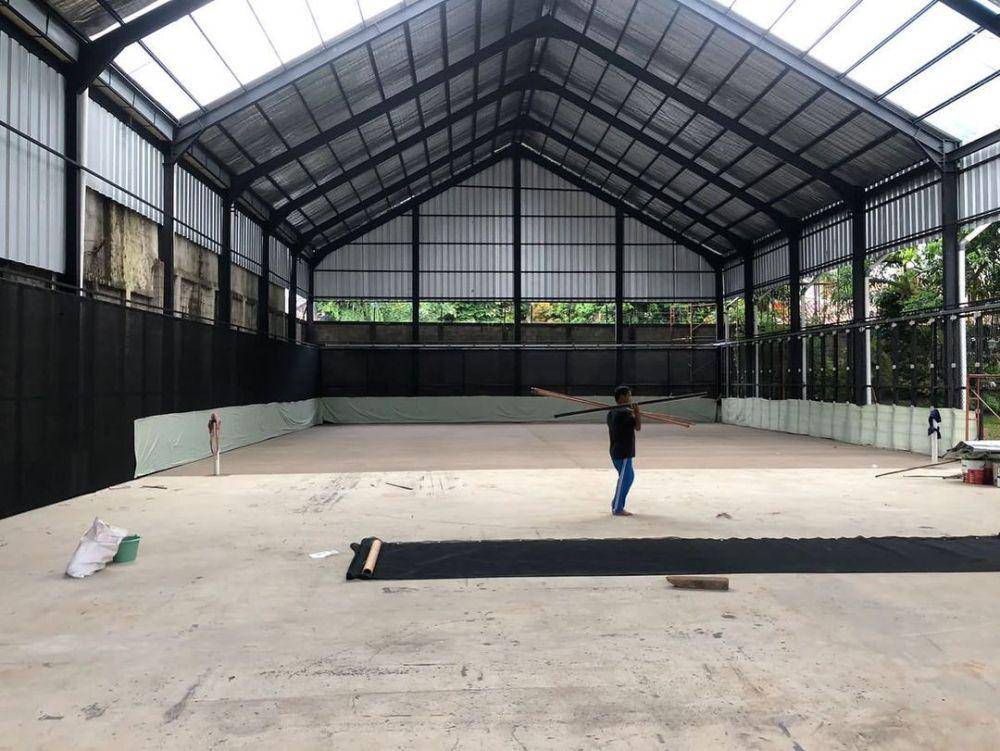 potret lapangan tenis pribadi Raffi Ahmad yang baru jadi (instagram.com/raffinagita1717)