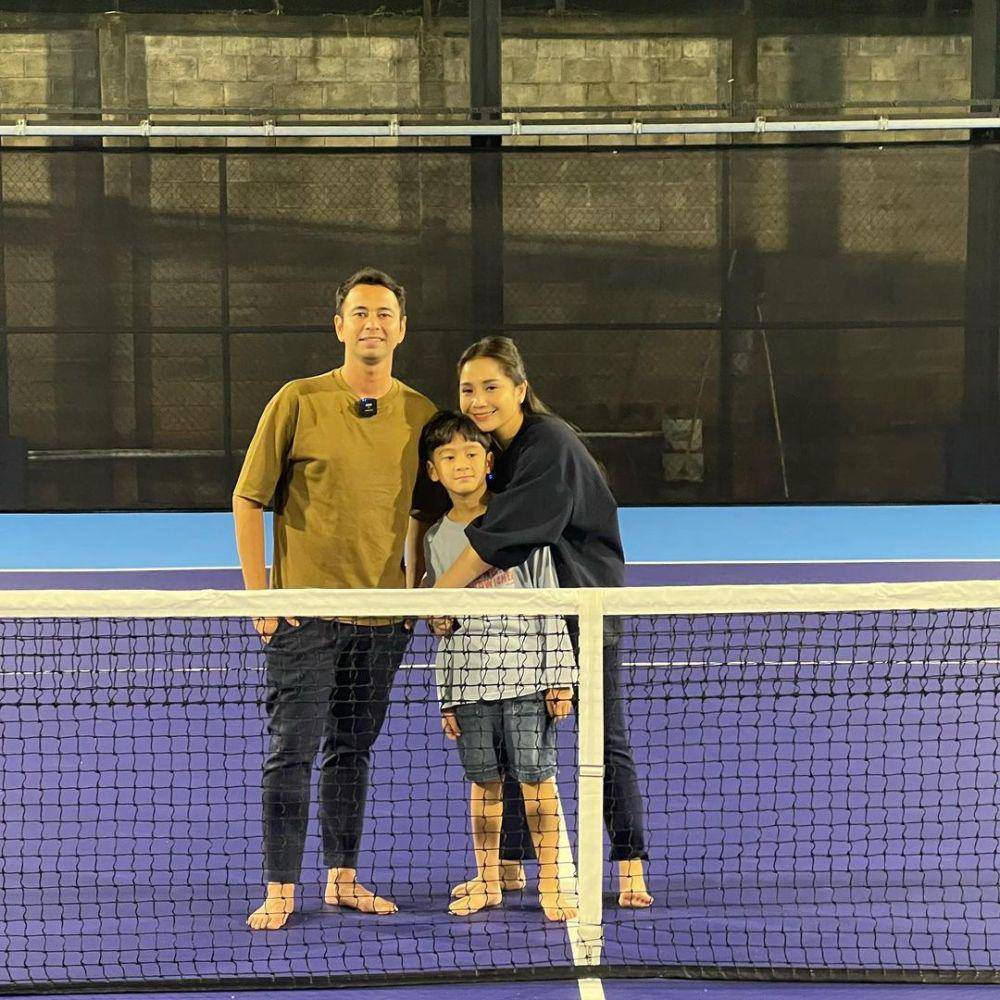 potret lapangan tenis pribadi Raffi Ahmad yang baru jadi (instagram.com/raffinagita1717)