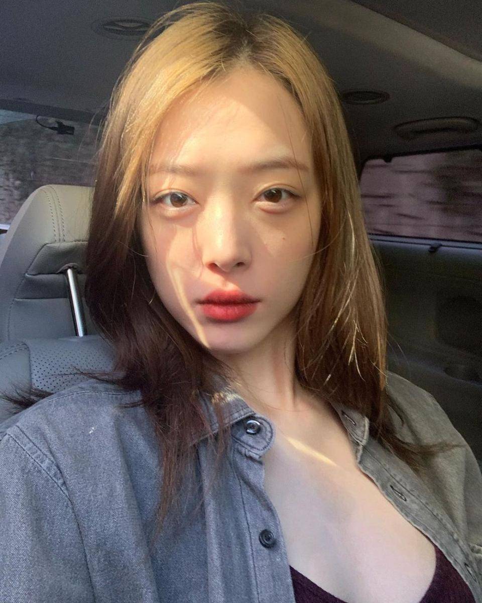Sulli (instagram.com/jelly_jilli)