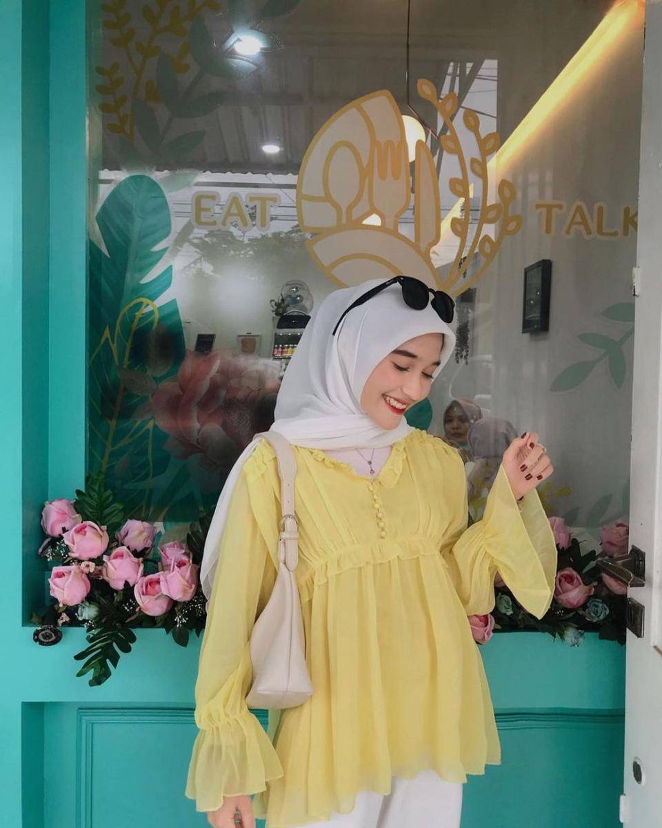 potret outfit ala Cut Indah Sundari (http://instagram.com/cutindahsundari)