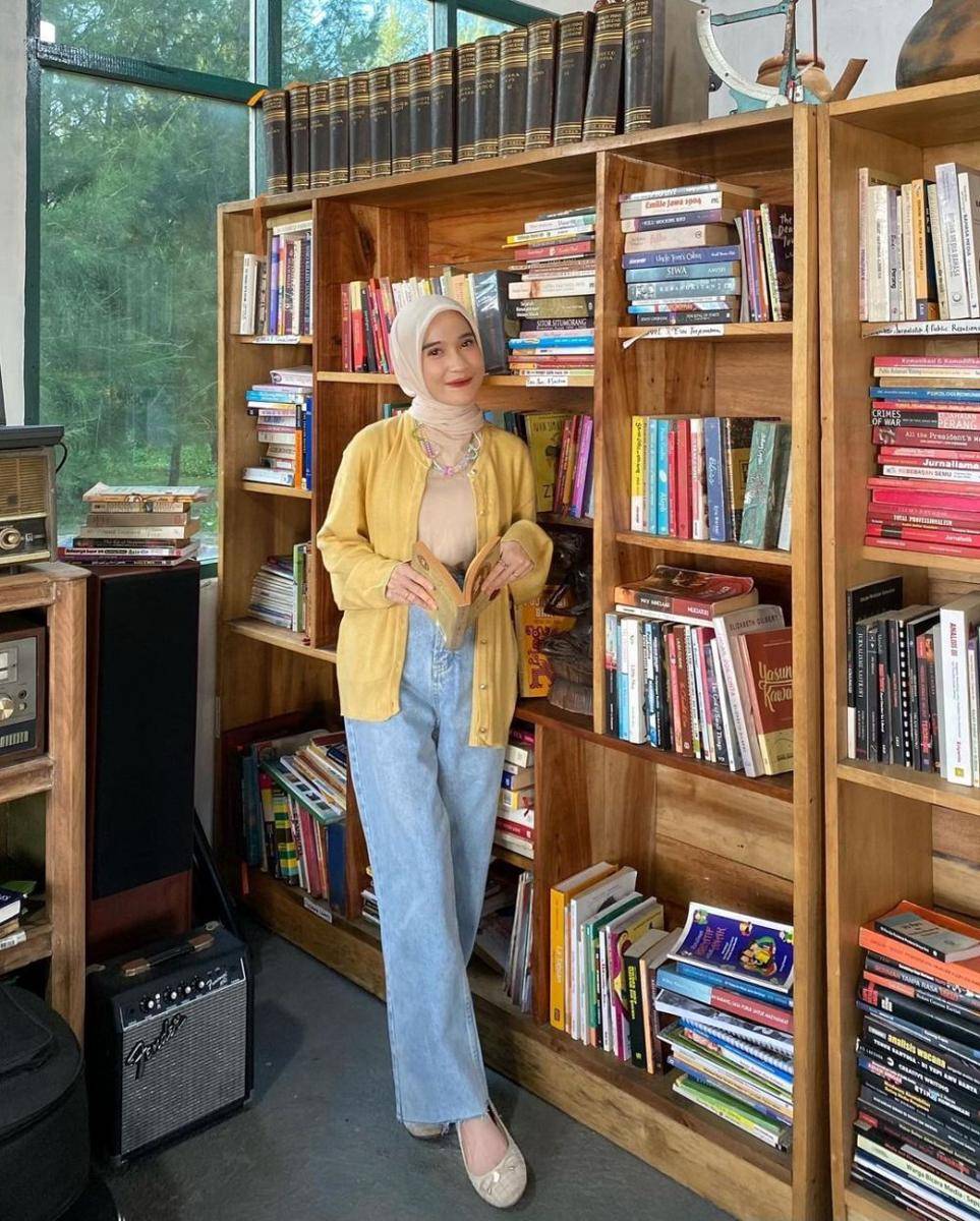 potret outfit ala Cut Indah Sundari (http://instagram.com/cutindahsundari)
