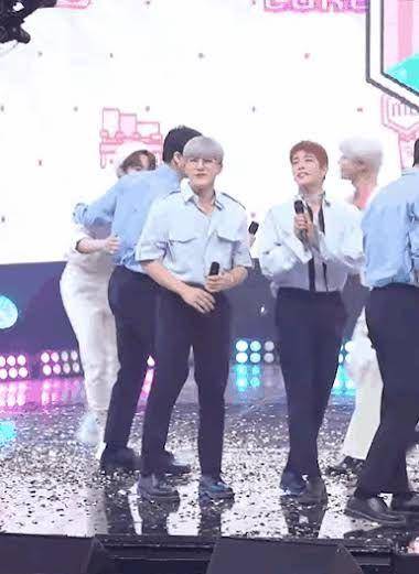 interaksi Moonbin dan Jungwoo (dok. MBC/Music Core)