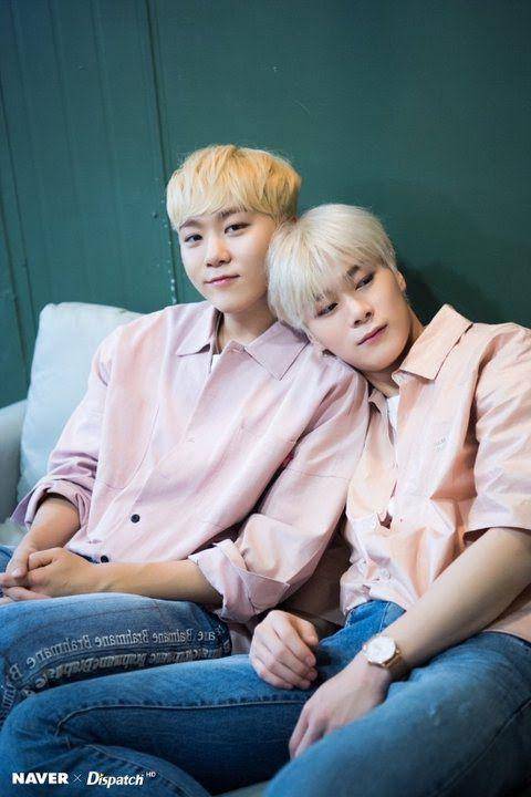 Moonbin ASTRO dan Seungkwan Seventeen (koreaboo.com)