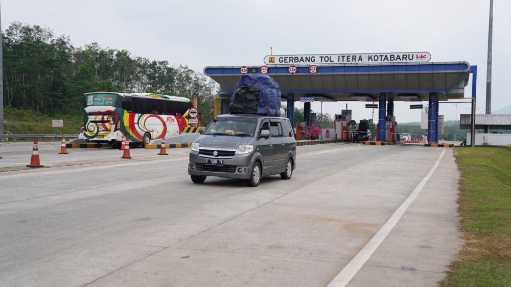 Gerbang Tol Itera Kotabaru, Lampung Selatan. (dok. Hutama Karya)