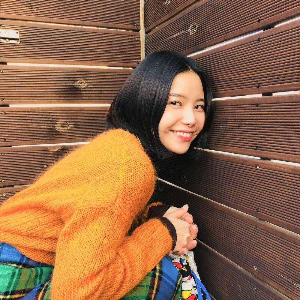 Solar Mamamoo (instagram.com/solarkeem)