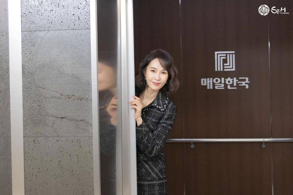 Baek Joo Hee (instagram.com/semcompany_)